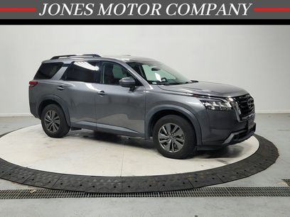 Used 2022 Nissan Pathfinder SV