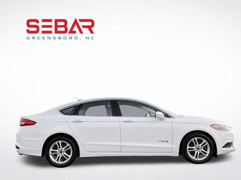Used 2018 Ford Fusion SE w/ Equipment Group 602A FWD image 5