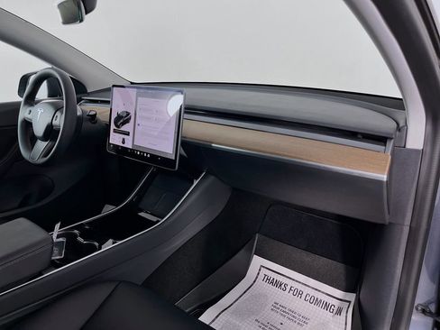 Used 2020 Tesla Model Y Long Range AWD/4WD image 31