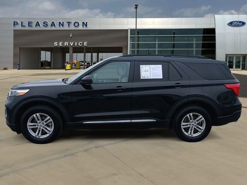 Certified 2024 Ford Explorer XLT w/ Equipment Group 202A AWD/4WD image 2