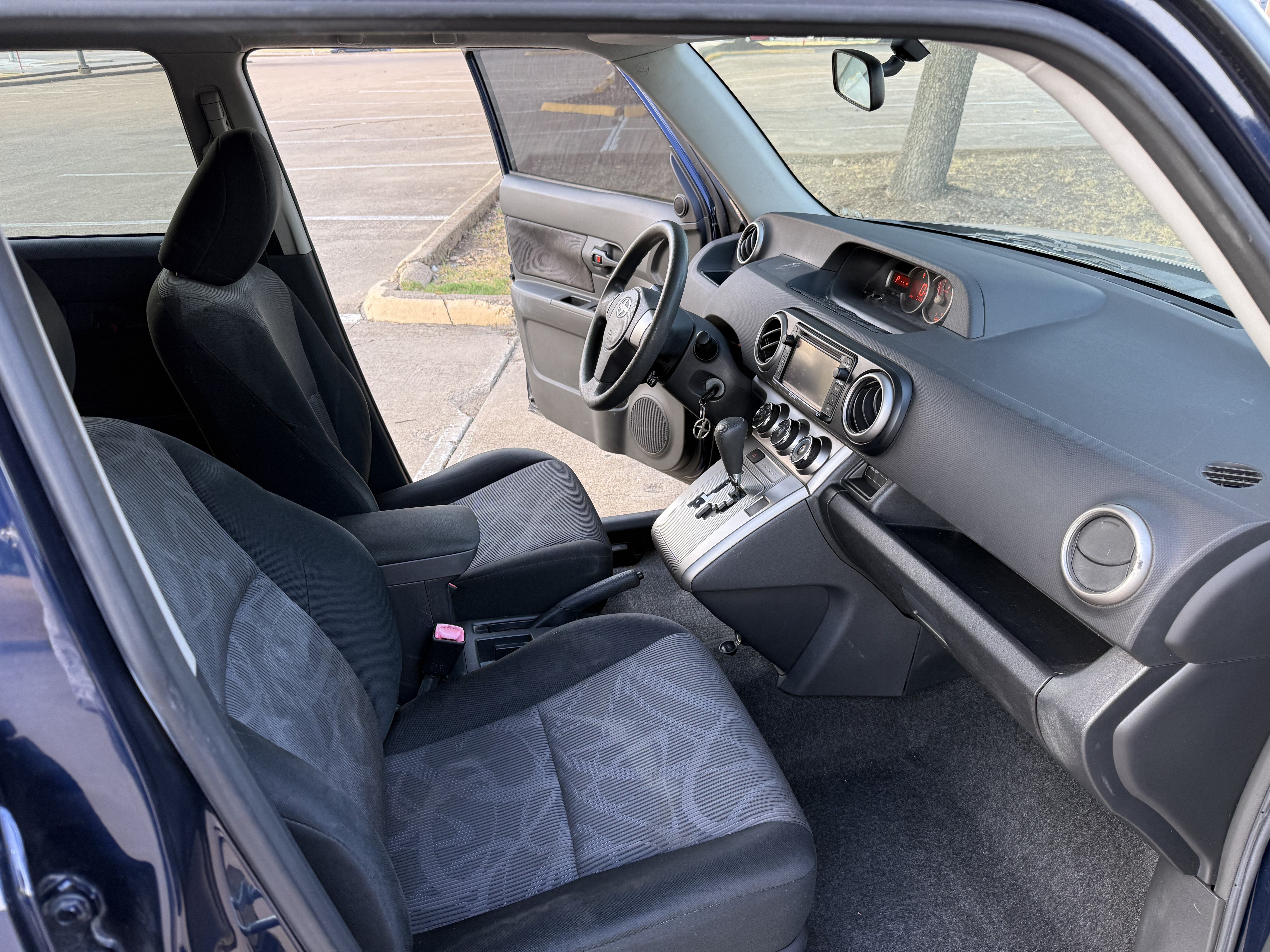 Used 2014 Scion xB FWD image 10