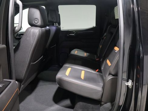 Used 2025 GMC Sierra 1500 AT4 w/ AT4 Preferred Package image 21