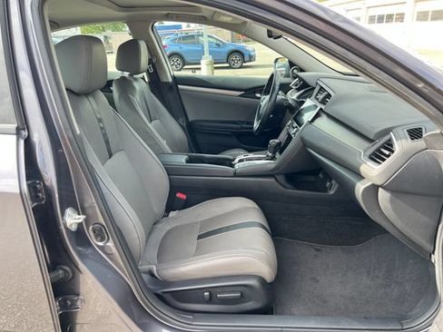 Used 2017 Honda Civic Touring image 9