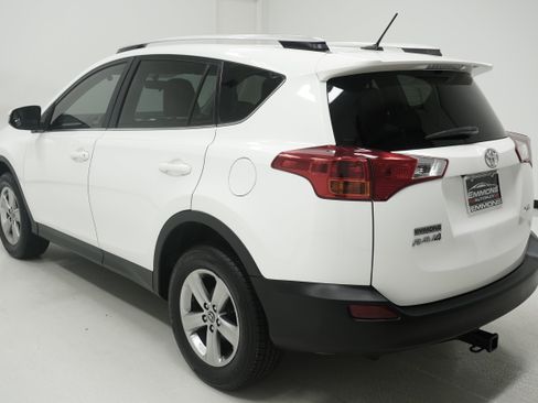 Used 2015 Toyota RAV4 XLE FWD image 6