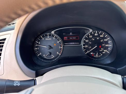 Used 2016 Nissan Altima 2.5 SV w/ Interior Lighting Package image 16