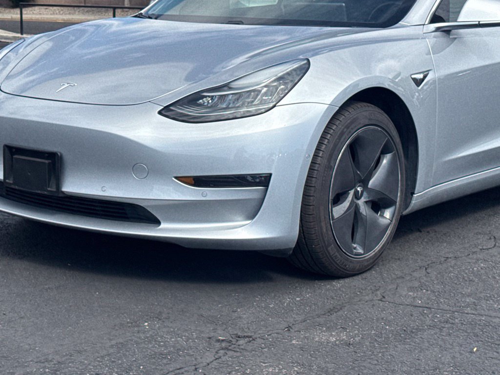Used 2018 Tesla Model 3 Long Range RWD image 2