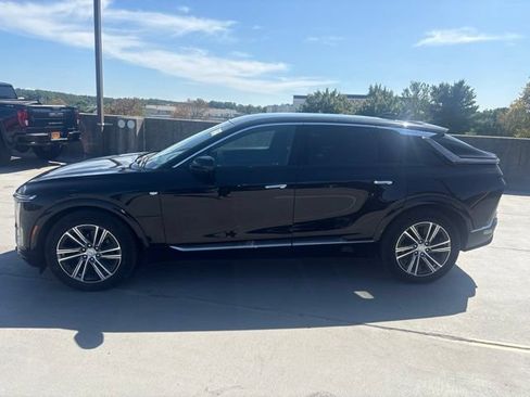Certified 2024 Cadillac Lyriq Luxury AWD/4WD image 2