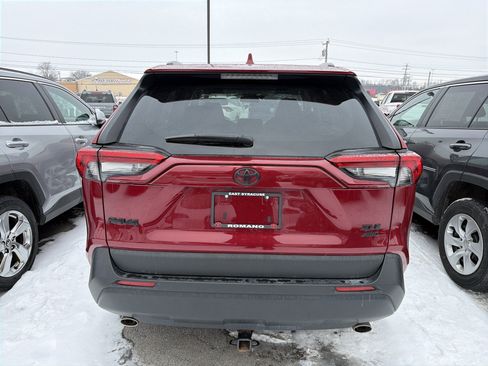Used 2022 Toyota RAV4 XLE image 6