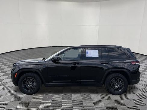 Used 2024 Jeep Grand Cherokee Trailhawk w/ Luxury Tech Group III AWD/4WD image 5