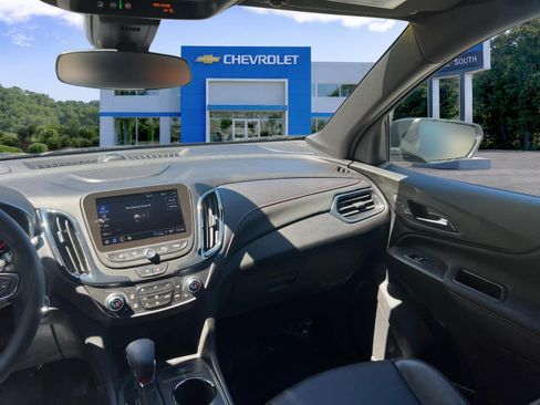 Certified 2024 Chevrolet Equinox RS w/ RS Leather Package AWD/4WD image 33