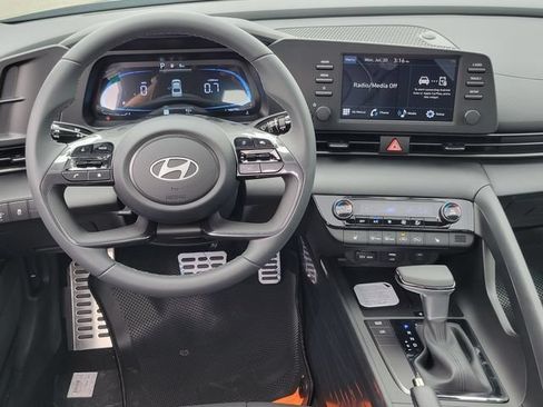 New 2026 Hyundai Elantra SEL Sport FWD image 6