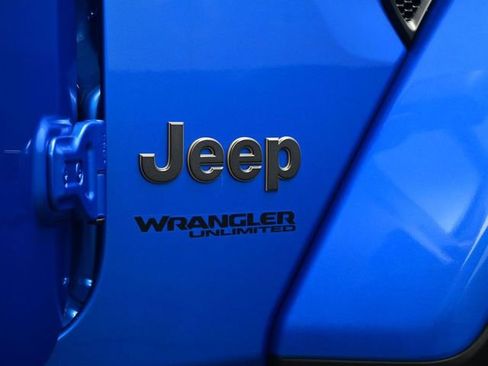 Used 2022 Jeep Wrangler Unlimited Rubicon w/ Trailer Tow Package AWD/4WD image 65