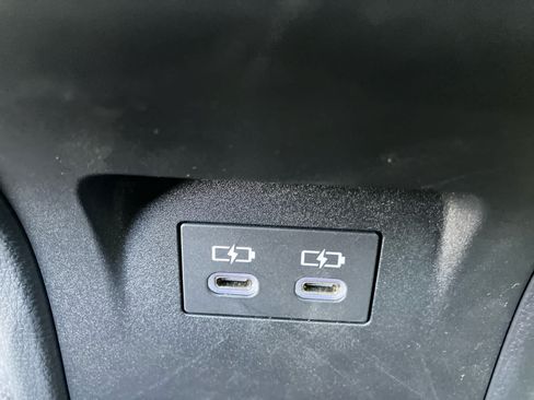 Used 2026 Toyota Prius LE FWD image 30