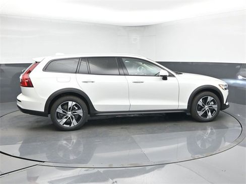 New 2026 Volvo V60 B5 Cross Country Plus w/ Protection Package Premier image 8