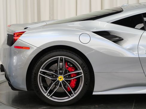 Used 2018 Ferrari 488 GTB image 50