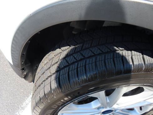 Used 2018 Ford Escape SE FWD image 14
