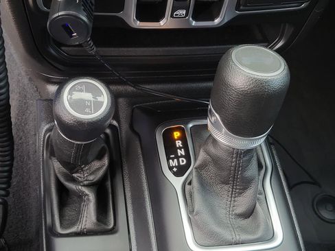 Used 2023 Jeep Wrangler Unlimited Sport AWD/4WD image 28