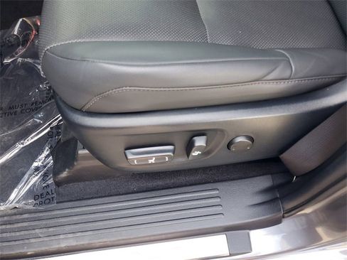 Used 2023 Lexus GX 460 Premium w/ Premium Package image 14