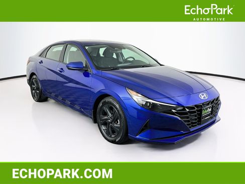 Used 2022 Hyundai Elantra SEL w/ Convenience Package FWD image 1
