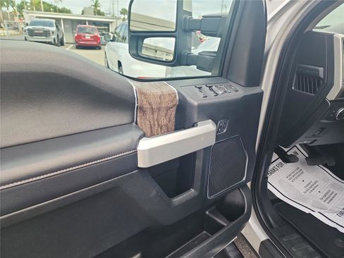 Used 2018 Ford F250 Lariat w/ Lariat Value Package image 16