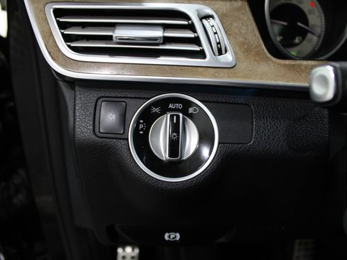 Used 2015 Mercedes-Benz E 350 4MATIC Sedan image 8