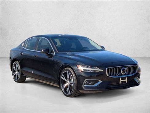 Used 2021 Volvo S60 T5 Inscription image 3