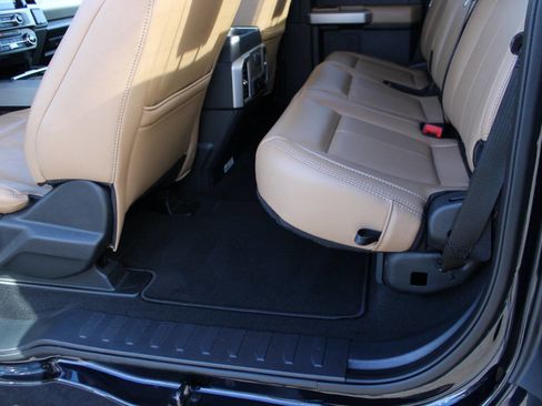 Used 2022 Ford F250 Lariat w/ Lariat Value Package image 40