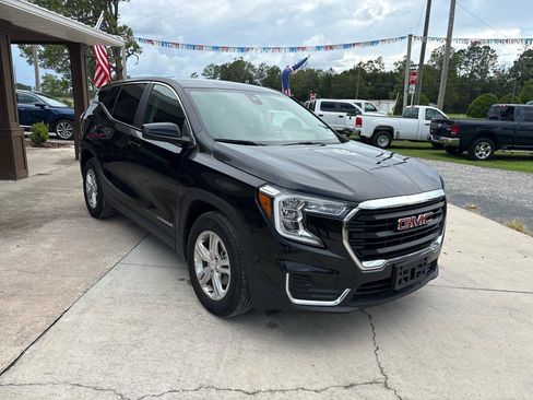Used 2024 GMC Terrain SLE FWD image 3