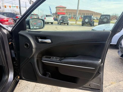 Used 2019 Dodge Charger SXT w/ Leather Interior Group image 20