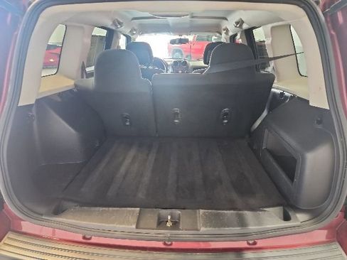 Used 2017 Jeep Patriot Latitude AWD/4WD image 14