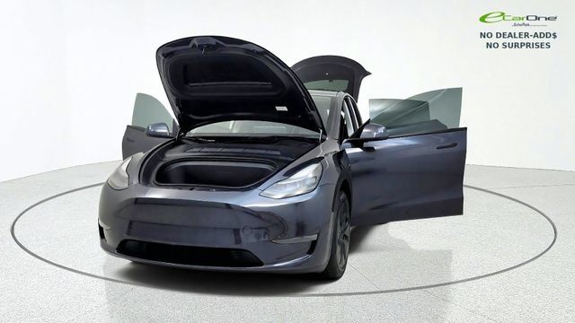 Used 2025 Tesla Model Y Long Range RWD image 13