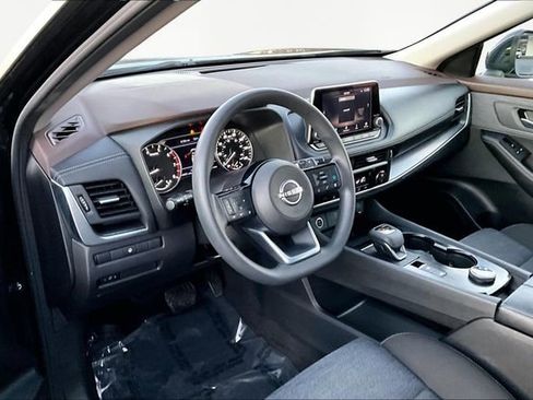 Used 2023 Nissan Rogue SV image 12