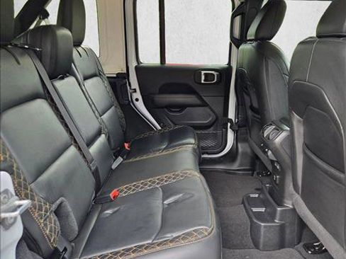 Used 2023 Jeep Wrangler Unlimited Sahara image 19