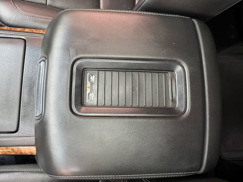 Used 2018 Chevrolet Tahoe Premier AWD/4WD image 31