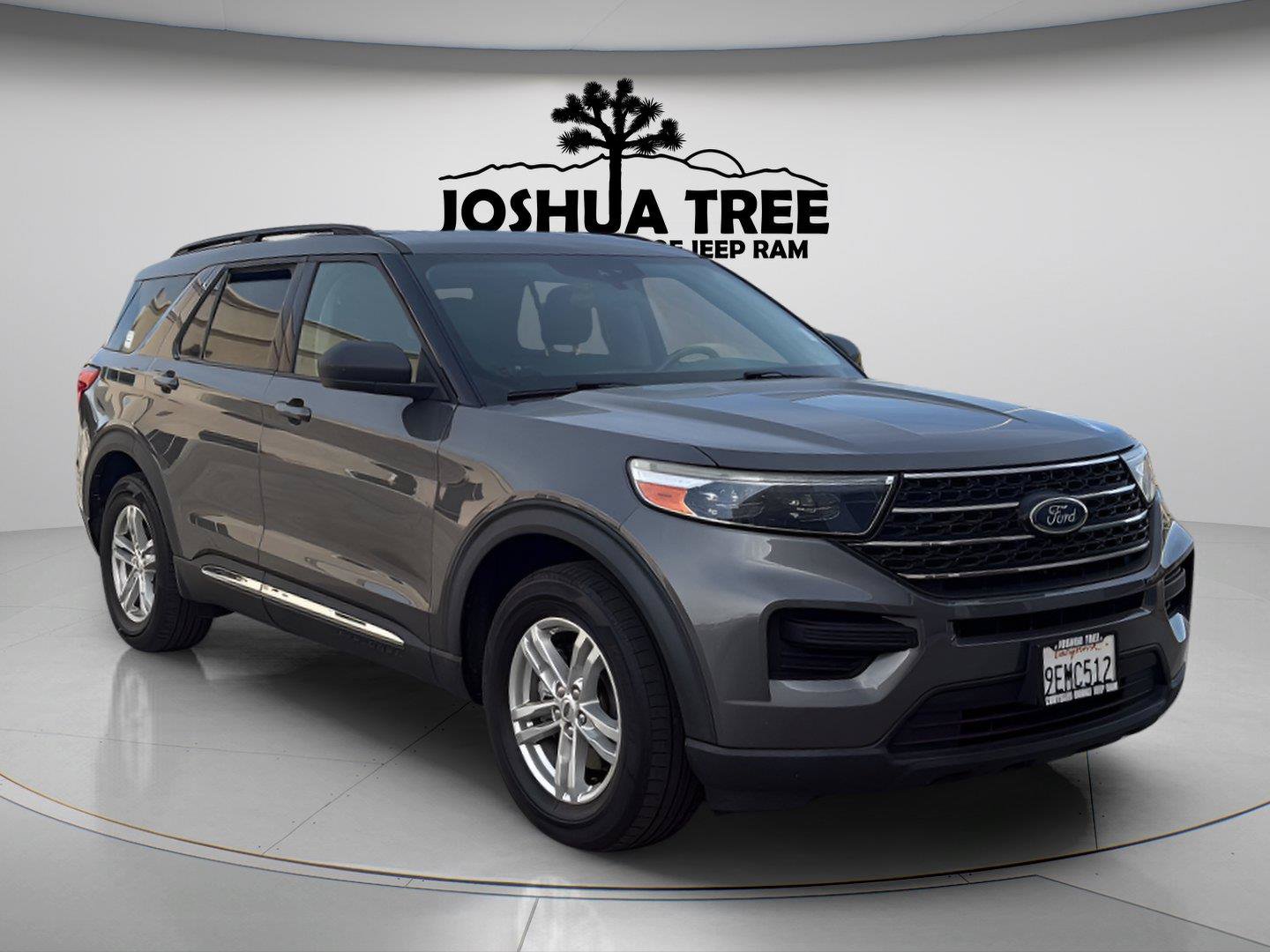 Used 2022 Ford Explorer XLT RWD image 2