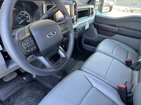 New 2025 Ford F250 XL w/ XL Chrome Package image 9