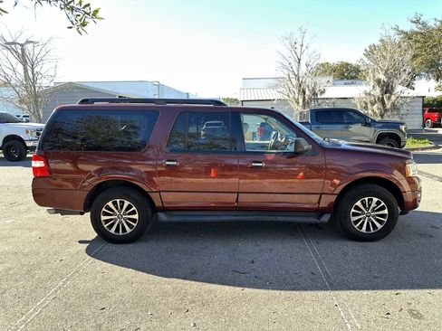 Used 2017 Ford Expedition EL XLT w/ Equipment Group 202A image 7