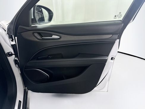 Used 2022 Alfa Romeo Stelvio Ti w/ Active Assist Plus Package image 33