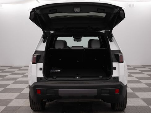New 2026 Jeep Cherokee Overland w/ Advanced Pro Tech Group AWD/4WD image 11