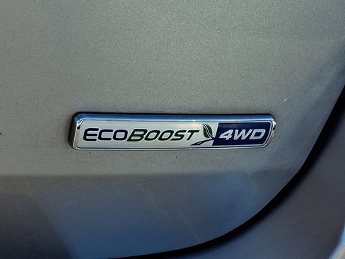 Used 2020 Ford Explorer XLT w/ Equipment Group 202A AWD/4WD image 30