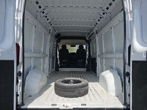 Used 2023 RAM ProMaster 2500 FWD image 13