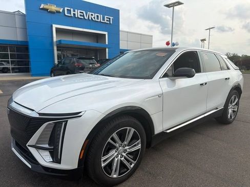 Used 2024 Cadillac Lyriq Tech w/ LPO, Floor Liner Package AWD/4WD image 1