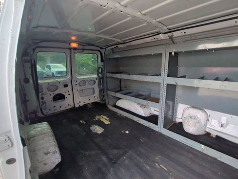 Used 2013 Ford E-250 and Econoline 250 w/ PWR Group RWD image 12