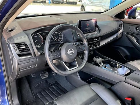 Used 2023 Nissan Rogue SV w/ SV Premium B Package image 18