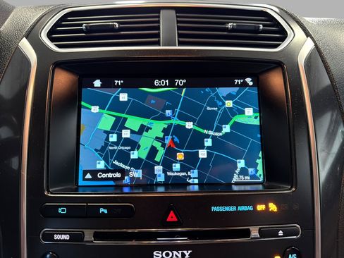 Used 2018 Ford Explorer Limited AWD/4WD image 21