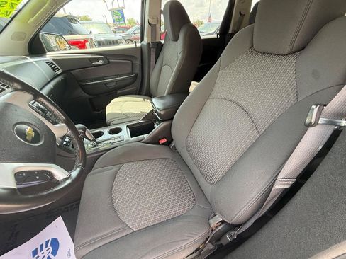 Used 2012 Chevrolet Traverse LT FWD image 14