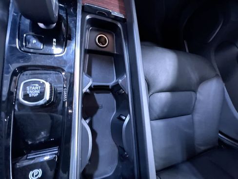 Used 2025 Volvo V60 B5 Cross Country Plus image 17