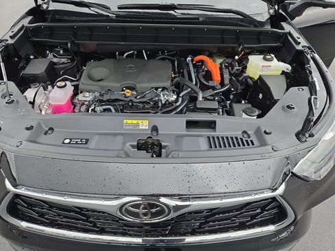 New 2026 Toyota Highlander Platinum image 21