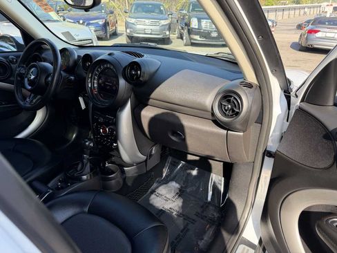 Used 2015 MINI Cooper Countryman FWD image 9