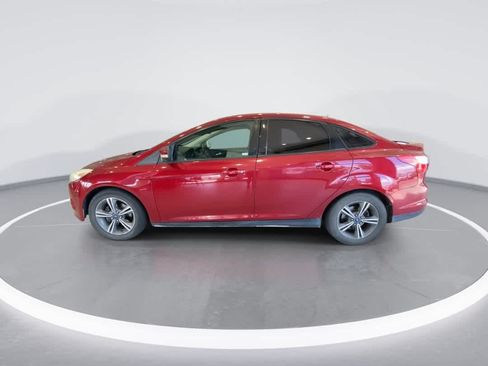 Used 2014 Ford Focus SE w/ SE Sport Package FWD image 5
